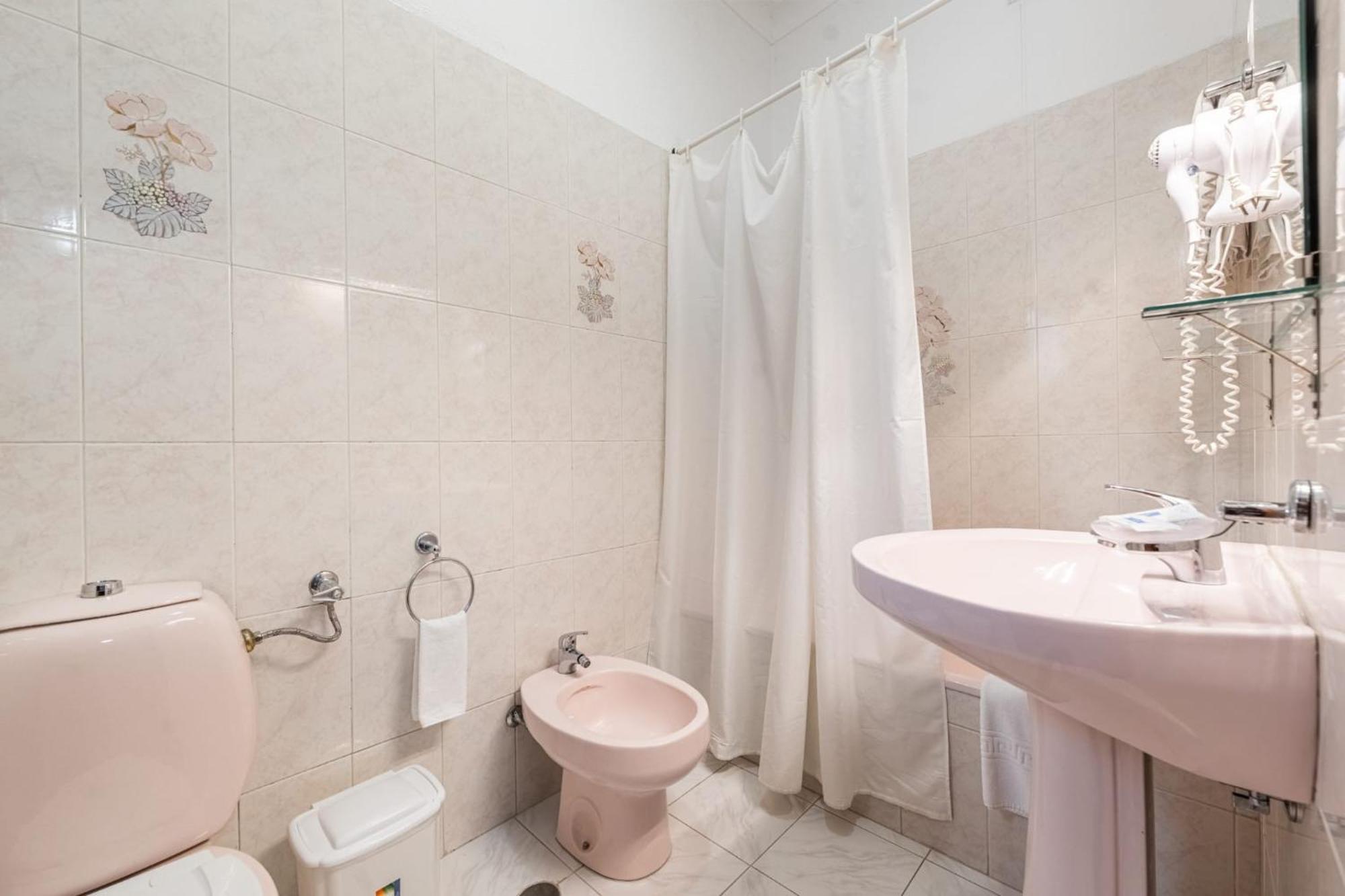 O Pimpao Hotell Geres Exteriör bild